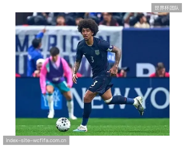 理查兹正与时间赛跑，美国队医疗组对控制其脚踝肿胀进行攻关。